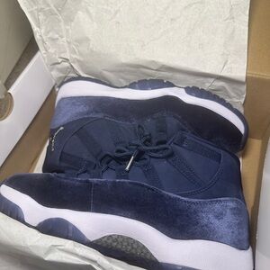 Midnight Navy Retro 11